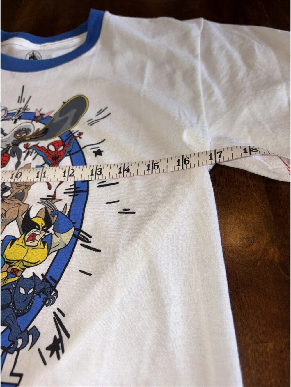 DISNEY MARVEL COMICS SUPER HEROES Collage t-shirt SIZE MEDIUM-Unisex New